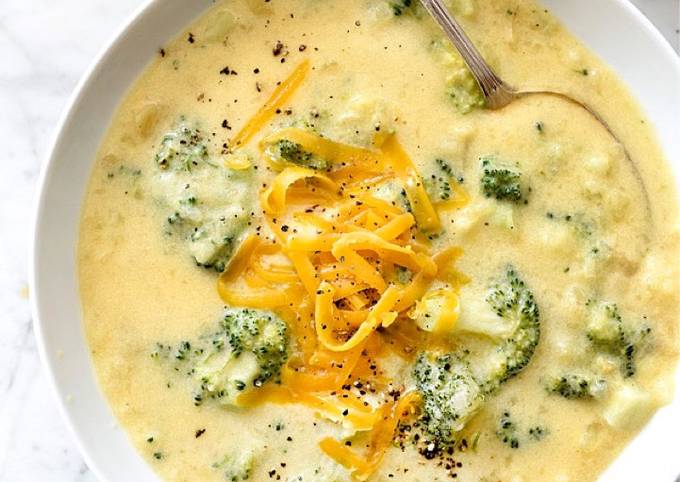 Recipe of Any-night-of-the-week Cheesy potato soup 🥔