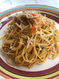Una foto de Spaghetti con verduras
