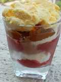Postre helado en vasito