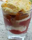 Postre helado en vasito