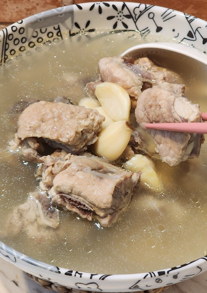 無廚藝電鍋版肉骨茶 的食譜成品照片