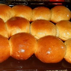 A picture of Bread roll.