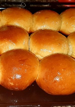 A picture of Bread roll.