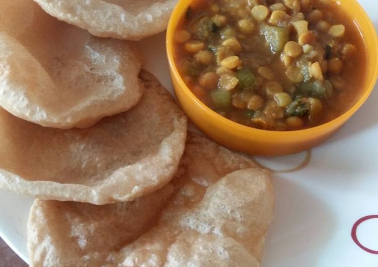 Masala Dal with puri