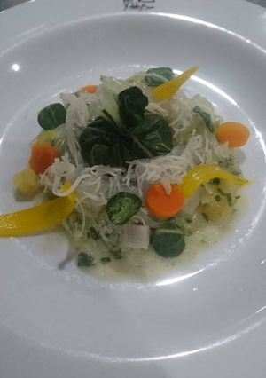 Una foto de Pelo de Ángel de arroz (pasta de arroz) con vegetales