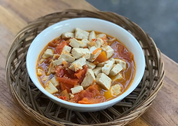 Resep Sup Tomat Tahu yang Menggugah Selera