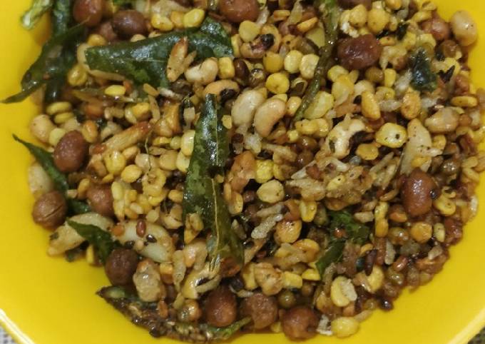 Mixed Dals ka chivada