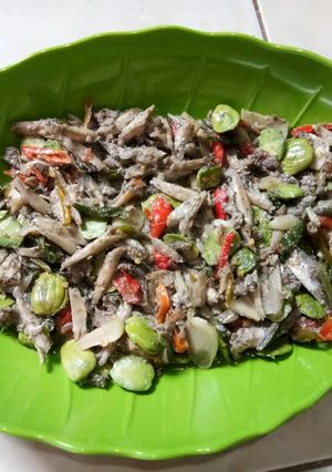 Foto resep Sambel teri pete pedeeessss....