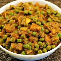 A picture of Restaurant Style Matar Mushroom Masala.