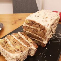A picture of Hummingbird Cake.