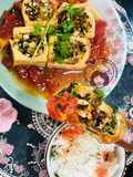 Đậu phụ nhồi rau, nấm sốt cà chua