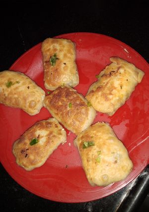 A picture of Chicken katti kebab.