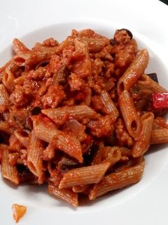 Una foto de Macarrones de espelta integral con verduras