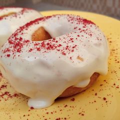 A picture of Milk glazed donut.
