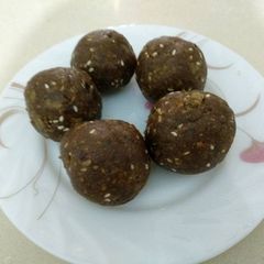 Bajre ke laddo(Pearl millet) A picture of Bajre ke laddo(Pearl millet).