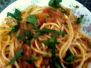 Una foto de salsa roja para pescado