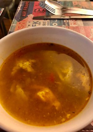 Una foto de Sopa de huesos de pollo