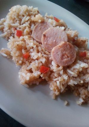 Una foto de Arroz con salchicha