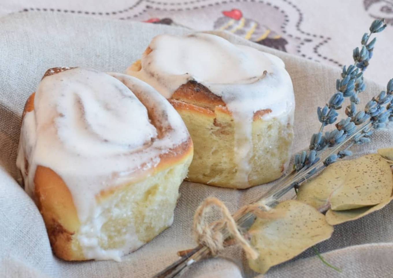 Cinnamon rolls