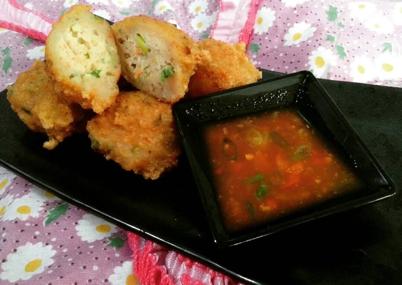 Bakso goreng cocol sambal bangkok