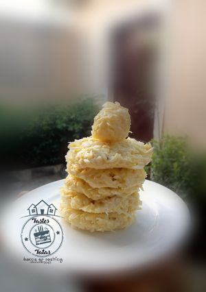 A picture of Coconut flakes cookies.