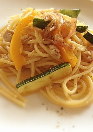 A picture of Zucchini and Mentsuyu Butter Spaghetti.