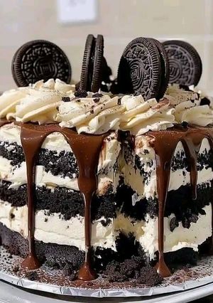 A picture of Oreo Cheesecake Cake.