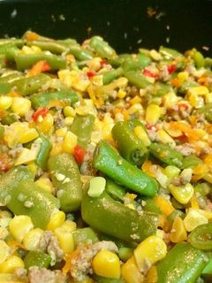 Una foto de Ensalada de porotos calientes🥗🍽