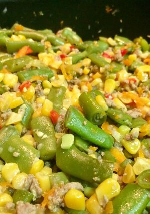 Una foto de Ensalada de porotos calientes🥗🍽