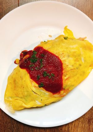 A picture of Omurice.