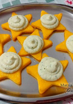 Foto di Stelle di polenta con mousse di baccalà