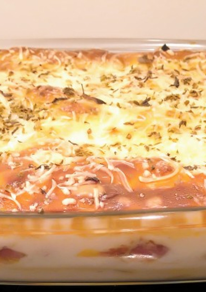 Una foto de Lasaña sin gluten con verdurita y poquito de carne🥕🥒🧀🍄🥓🍅