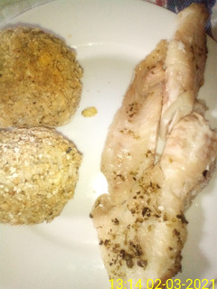 Una foto de Croquetas de arroz, pescado y choclo
