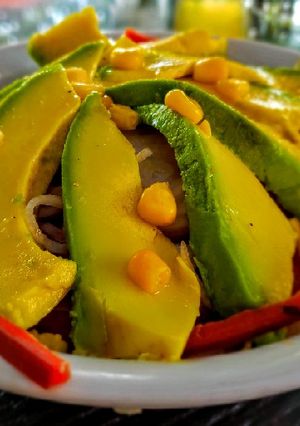 Foto principal de ENSALADA De Aguacate🥑 con🌽Maíz...!