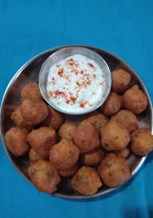 લેફટ ઓવર રાઈસ ના પકોડા (Left OVer Rice Pakoda Recipe In Gujarati) રેસીપી મુખ્ય ફોટો