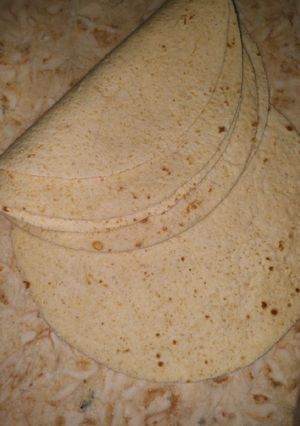 صورة لوصفة خبز التورتيلا الجميل الطريقه الصح مش هتشتريه تاني من بره 🌮🌯