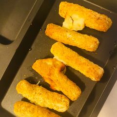 A picture of Cheese sticks.