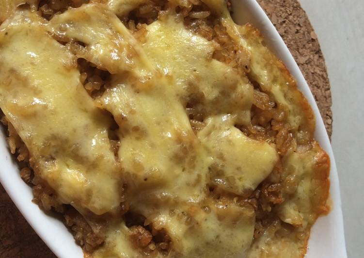 Nasi goreng panggang mozarela