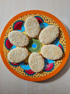 Una foto de Biscochitos de queso y avena 🧀 para el mate🧉