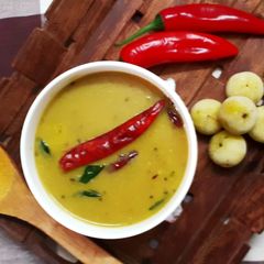 A picture of Amla Kadhi Orakto.
