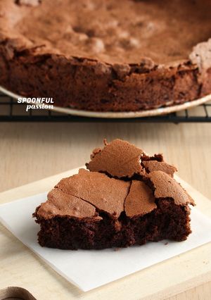 A picture of Flourless Chocolate Cake [Gluten Free].