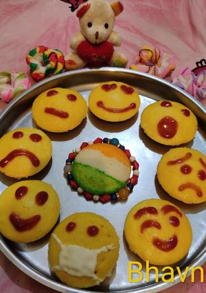 इडली इमोजी (Idli emoji recipe in Hindi) रेसिपी मुख्य फोटो