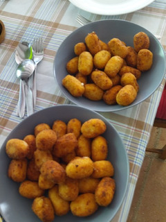 Una foto de Croquetas de jamón y queso