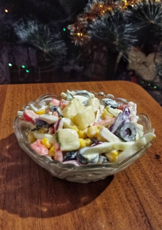 🥗Салат з ананасами, крабовими паличками і маслинами
