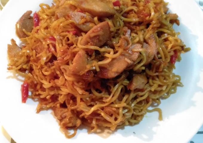 Mie goreng pedas manis