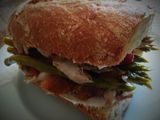 Bocadillo de pollo asado