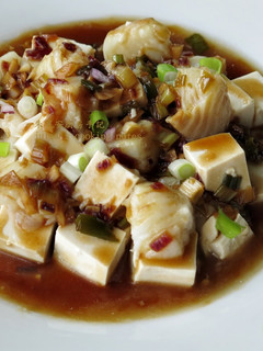 [蒸鱈魚豆腐]電鍋版 簡易家常菜 的食譜成品照片