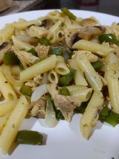 Una foto de Pasta con pollo a l'ast