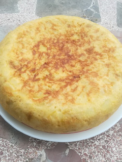 Una foto de Tortilla de patata con puerro
