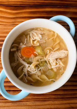 A picture of Easy Crockpot Chicken Noodle Soup.